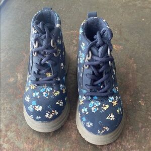 Oshkosh Girls Ziomi Chelsea Navy Boots with Floral Design Size 5M